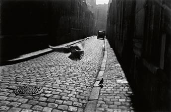 ERWITT, ELLIOTT (1928- ) A Portfolio of Ten Photographs, featuring the photographers iconic pictures.